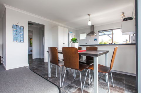 Bircoo Cottage Beach And Golf Getaway - Hobart Tourism 5