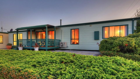 Bicheno Cabin Park - Tourism TAS 25