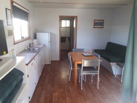 Bicheno Cabin Park - Tourism TAS 29