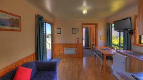 Bicheno Cabin Park - Tourism TAS 5