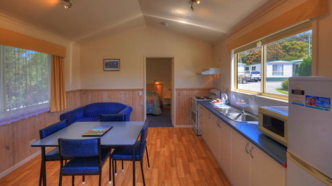 Bicheno Cabin Park - Tourism TAS 15