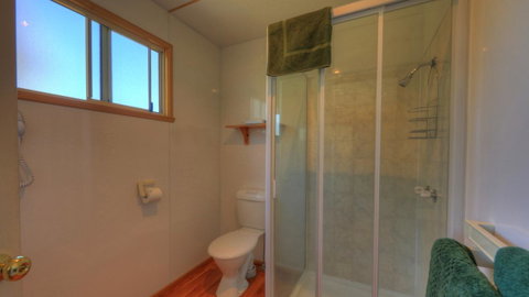 Bicheno Cabin Park - Tourism TAS 38