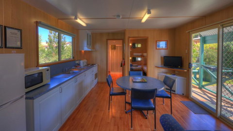 Bicheno Cabin Park - Tourism TAS 35