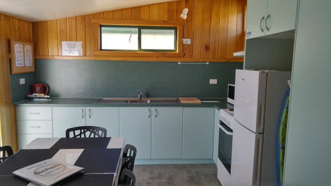 Bicheno Cabin Park - Tourism TAS 23