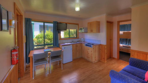 Bicheno Cabin Park - Tourism TAS 36