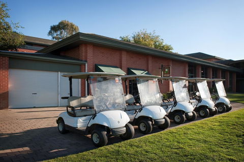 Country Club Villas - Hobart Tourism 16