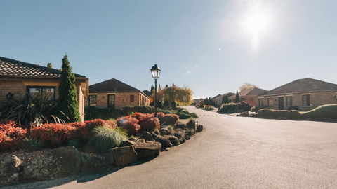 Country Club Villas - Hobart Tourism 1