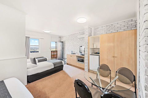 Coach House Launceston - Tourism TAS 8