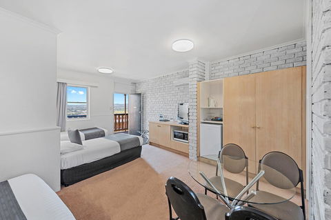 Coach House Launceston - Tourism TAS 9