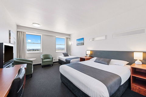 Coach House Launceston - Tourism TAS 4