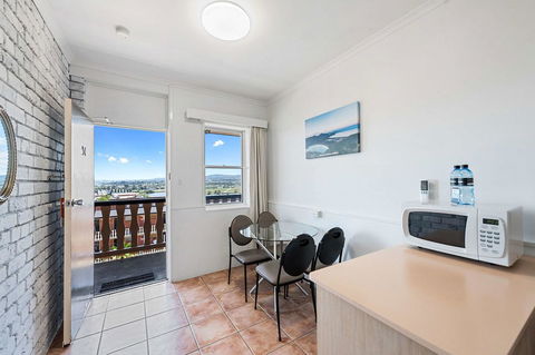 Coach House Launceston - Tourism TAS 11