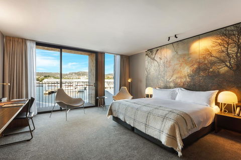 MACq 01 Hotel - Tourism TAS 3