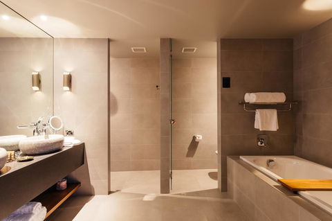 MACq 01 Hotel - Tourism TAS 27