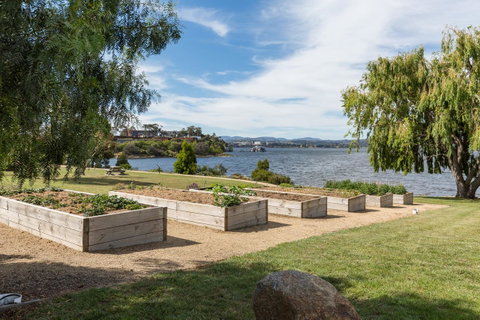Riverfront Motel & Villas - Tourism TAS 27