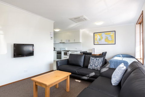 Riverfront Motel & Villas - Tourism TAS 1