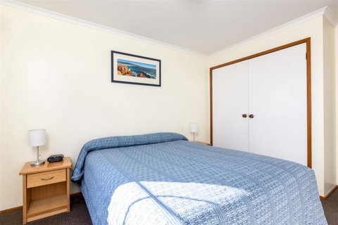 Riverfront Motel & Villas - Tourism TAS 41