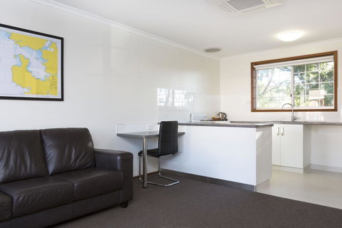 Riverfront Motel & Villas - Tourism TAS 18