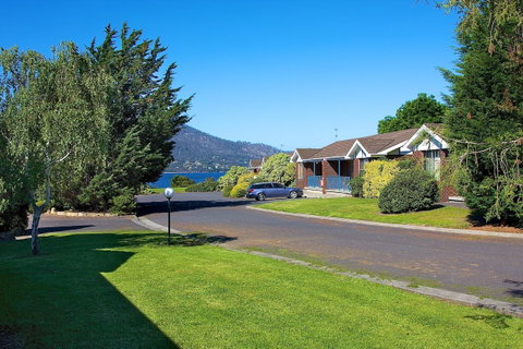 Riverfront Motel & Villas - Tourism TAS 28