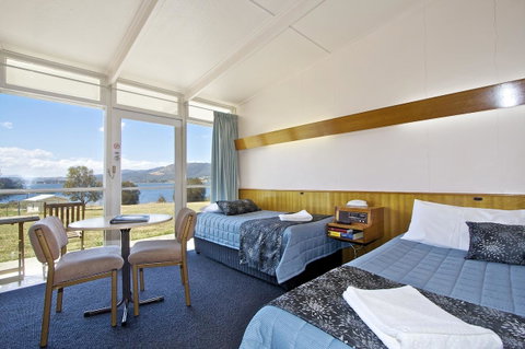 Riverfront Motel & Villas - Tourism TAS 13