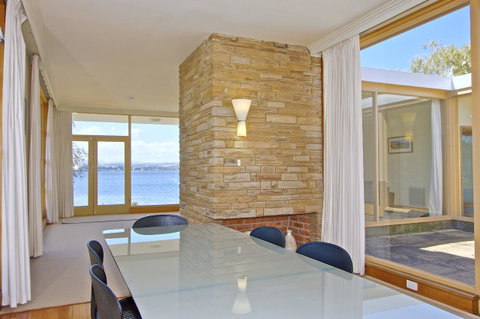 Riverfront Motel & Villas - Tourism TAS 39
