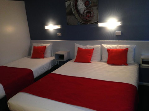 Waterfront Lodge Motel - Tourism TAS 37