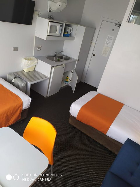 Waterfront Lodge Motel - Tourism TAS 4