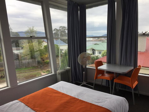 Waterfront Lodge Motel - Tourism TAS 41