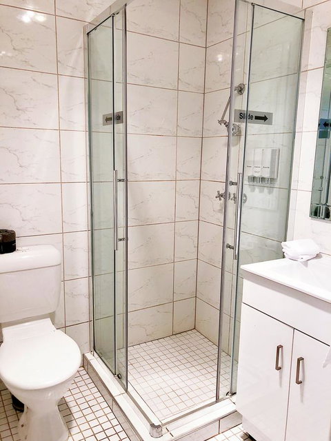 Waterfront Lodge Motel - Tourism TAS 10