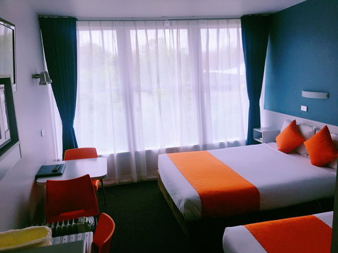 Waterfront Lodge Motel - Tourism TAS 23