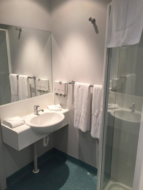 Waterfront Lodge Motel - Tourism TAS 44