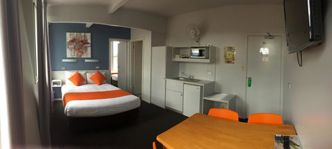 Waterfront Lodge Motel - Tourism TAS 35