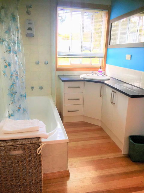 A Slice Of Paradise - Tourism TAS 11