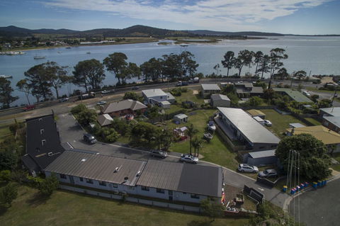 Georges Bay Apartments - Tourism TAS 25