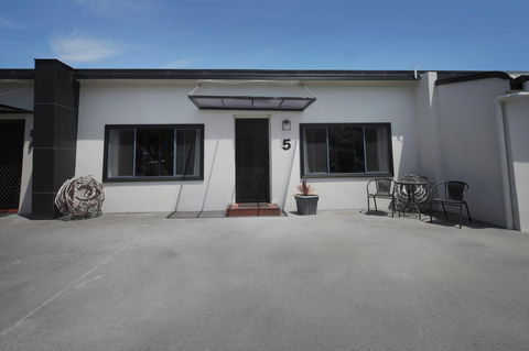 Georges Bay Apartments - Tourism TAS 31