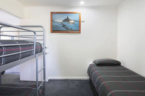 Georges Bay Apartments - Tourism TAS 33