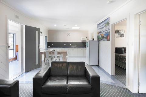 Georges Bay Apartments - Tourism TAS 34