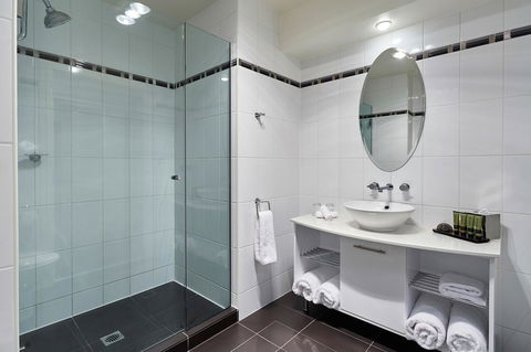 Peppers Seaport Hotel - Tourism TAS 8