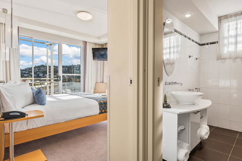 Peppers Seaport Hotel - Tourism TAS 28