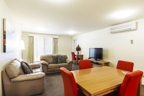 The Old Woolstore Apartment Hotel - Tourism TAS 17