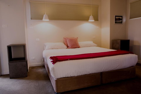 Eagle Peaks At Freycinet - Tourism TAS 26