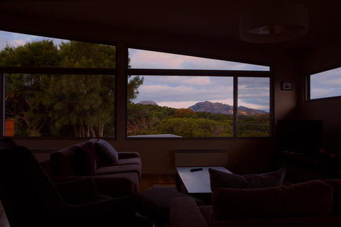 Eagle Peaks At Freycinet - Tourism TAS 19