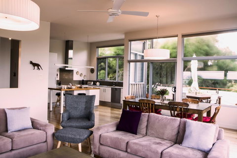 Eagle Peaks At Freycinet - Tourism TAS 24