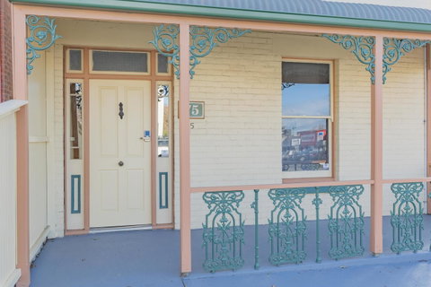 4 Bedroom House - Hobart CBD - Free Parking - Free WIFI - Tourism TAS 25