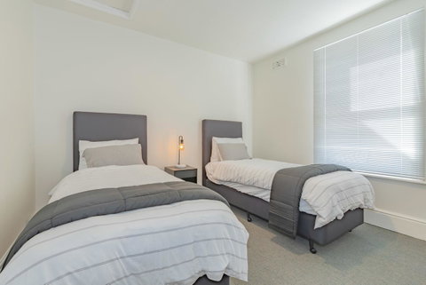 4 Bedroom House - Hobart CBD - Free Parking - Free WIFI - Tourism TAS 23