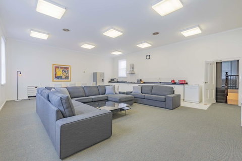 4 Bedroom House - Hobart CBD - Free Parking - Free WIFI - Tourism TAS 17