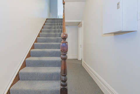 4 Bedroom House - Hobart CBD - Free Parking - Free WIFI - Tourism TAS 7