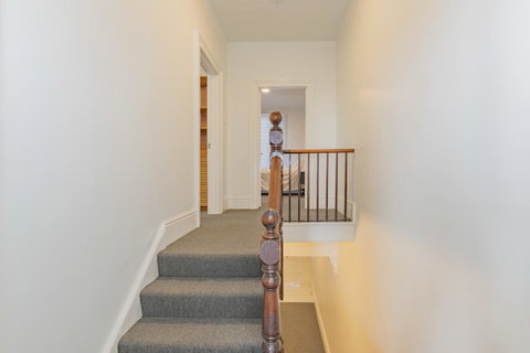 4 Bedroom House - Hobart CBD - Free Parking - Free WIFI - Tourism TAS 19