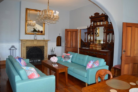 The Dragonfly Inn - Tourism TAS 25