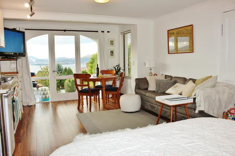 Million Dollar Views - Hobart Tourism 32