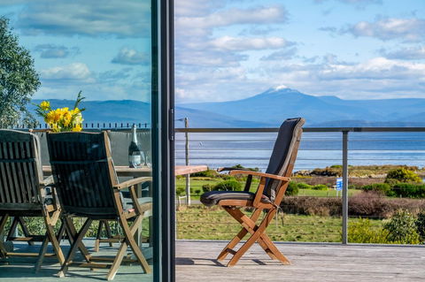 Sunset Bay Escape - Tourism TAS 28